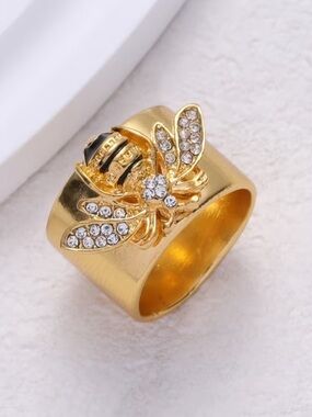 Bee Statement Ring Size 8